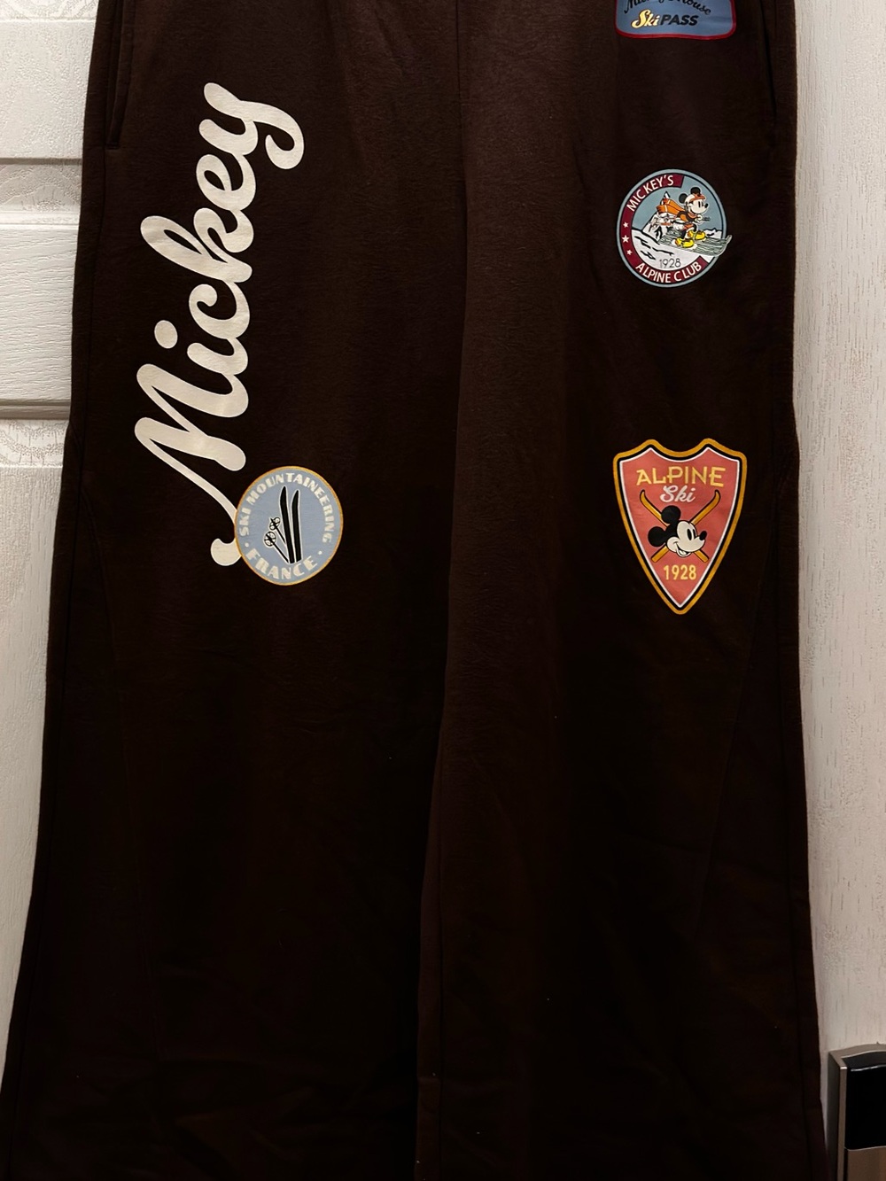 Disney Mickey Mouse Junior Ski Club Wide Leg Sweatpants Brown Size L Junior NWT